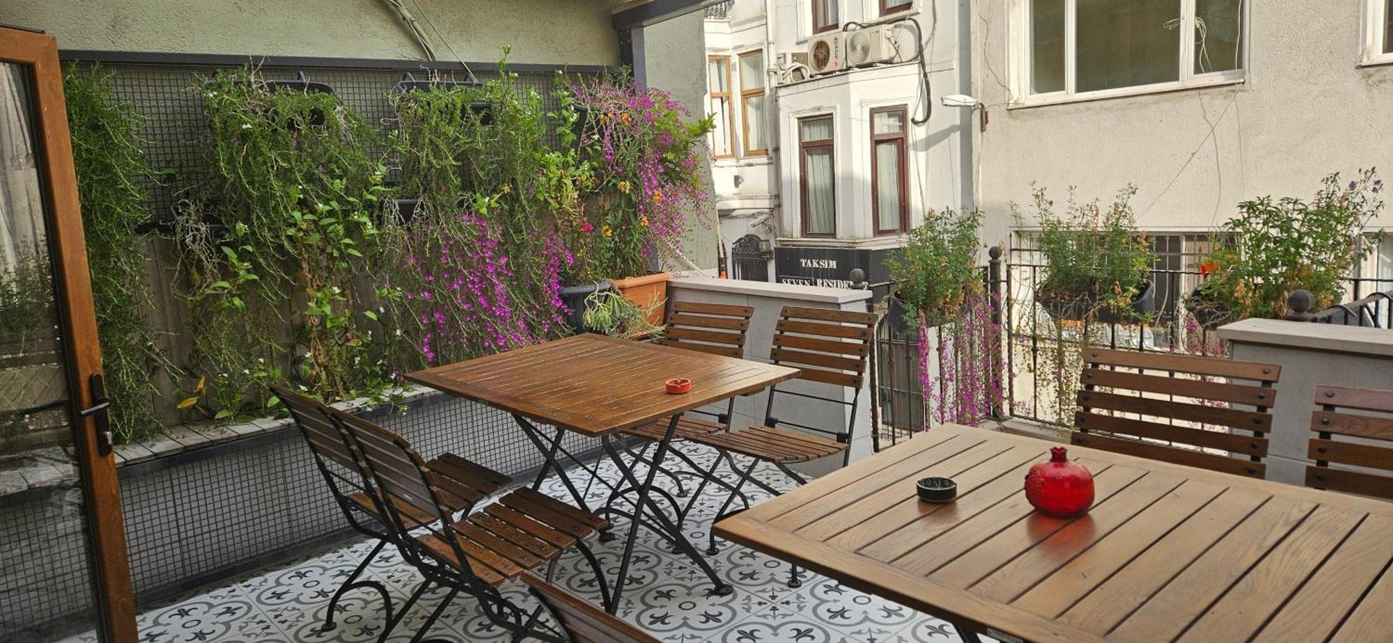 Taksim Suite Истанбул Екстериор снимка